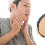 男の顔の「ぶつぶつ肌」を改善する3つの方法を原因別に紹介