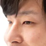 眉毛が:薄い男性