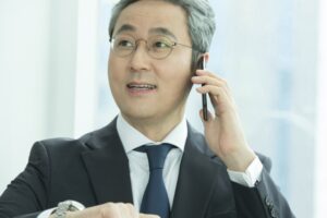 穏やかそうなビジネスマン