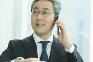 眉毛と目が離れている男の印象って？狭くする方法についても解説