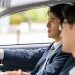 運転中の男性