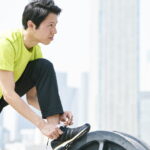 運動する男性